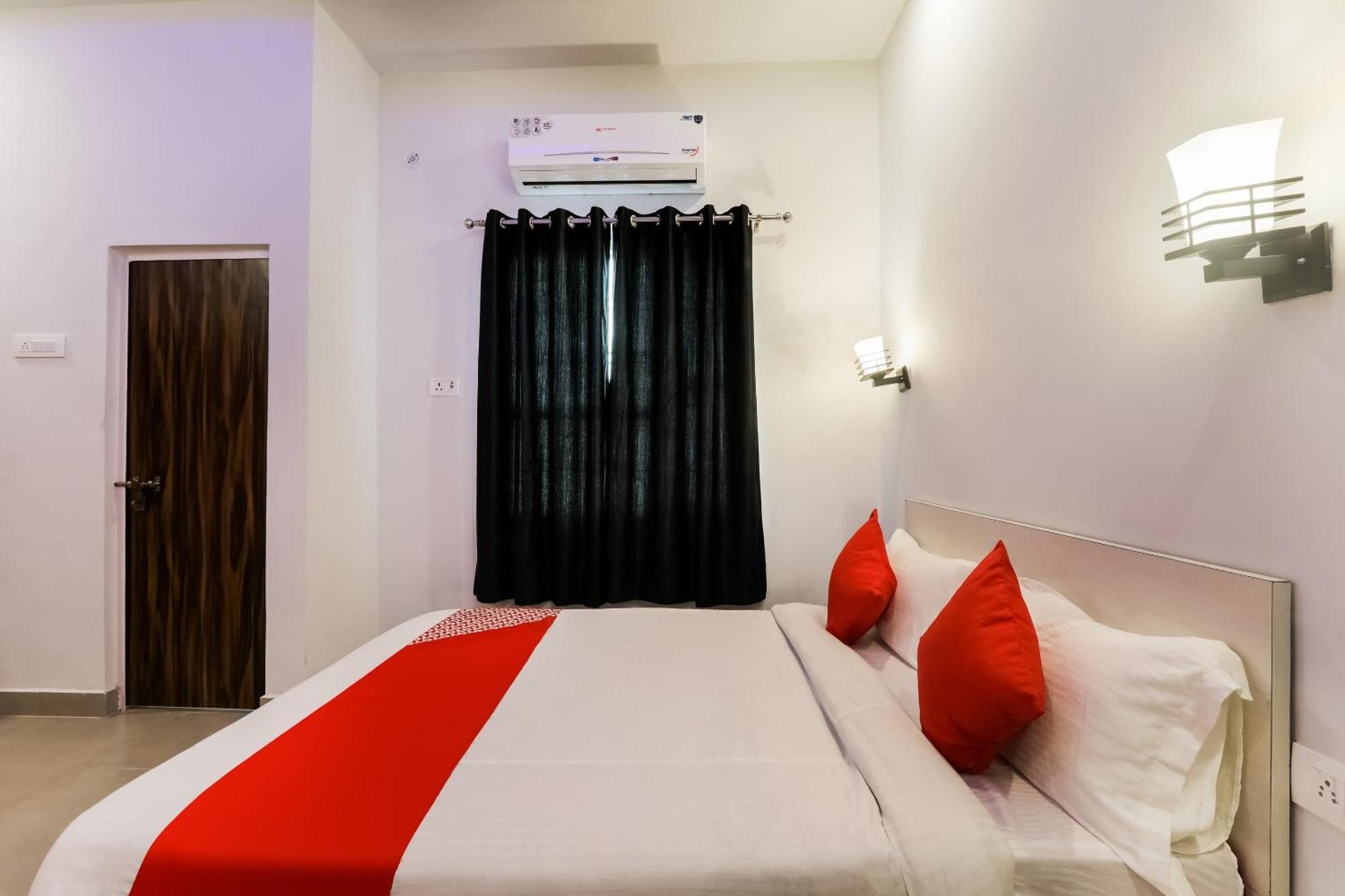 Collection O Sr Inn Chinhat Dış mekan fotoğraf