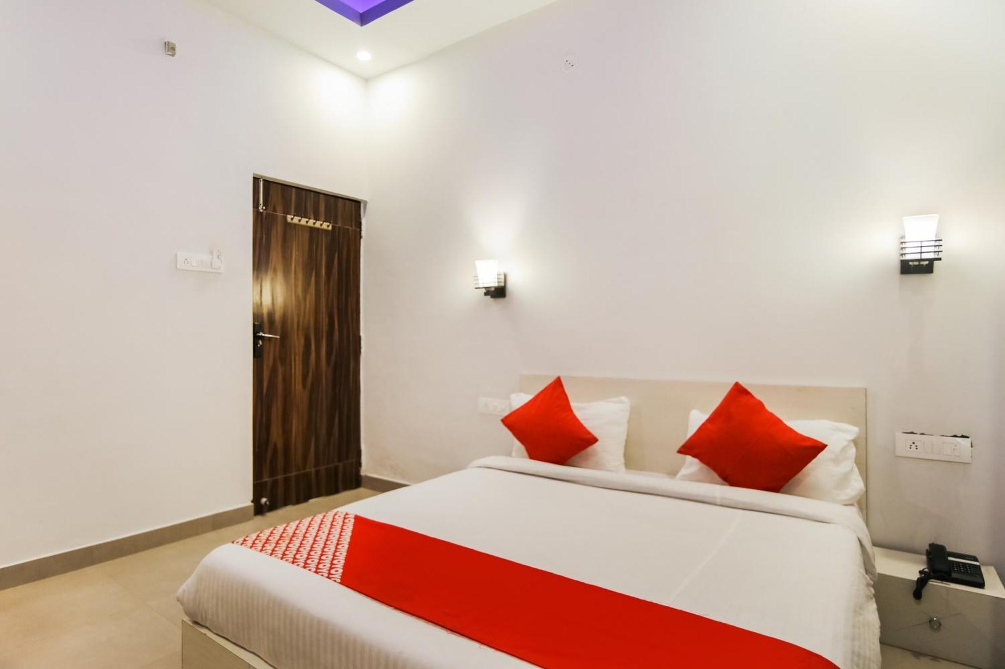 Collection O Sr Inn Chinhat Dış mekan fotoğraf