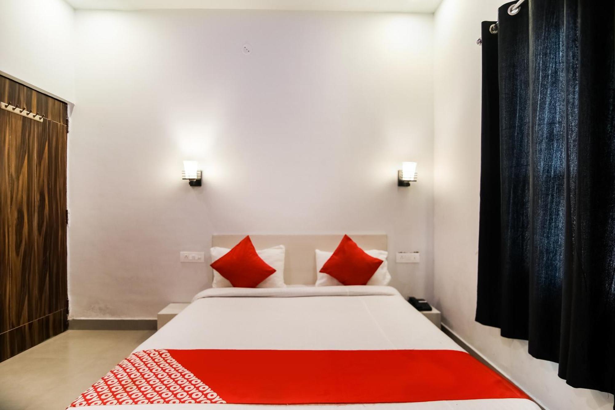 Collection O Sr Inn Chinhat Dış mekan fotoğraf